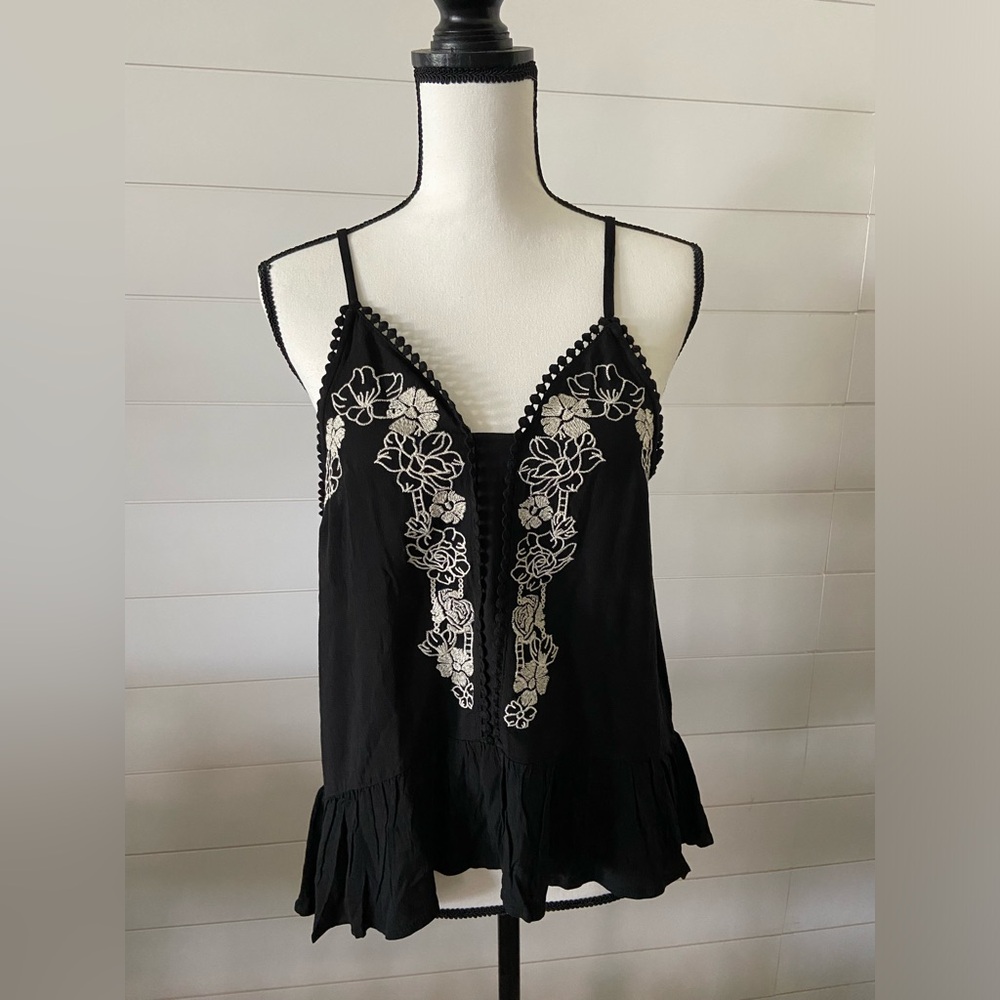 NWT Love on A Hanger Flowy Tank Top with embroidery